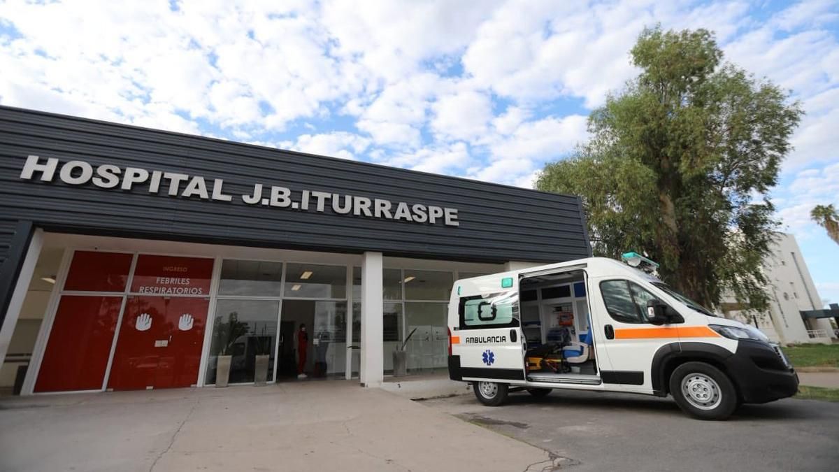 En el hospital había un grupo de personas que manifestaron ser conocidos del intendente.