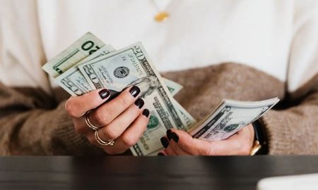 El ciclo lunar de marzo potencia la llegada de capital para los signos de agua, facilitando el cobro de deudas antiguas o haberes retroactivos. El ciclo lunar de marzo potencia la llegada de capital para los signos de agua, facilitando el cobro de deudas antiguas o haberes retroactivos.