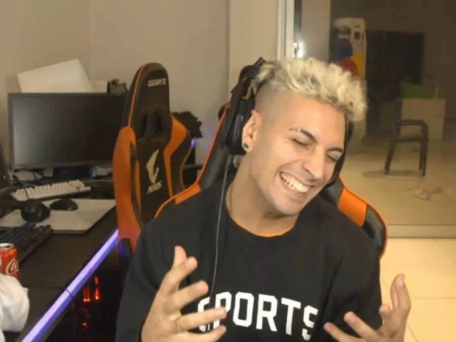 Coscu dijo que tiene covid-19 y los streamers más populares deben estar aislados