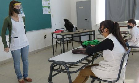 La ministra de Educación de la provincia, Adriana Cantero, se refirió este miércoles al proceso del ciclo lectivo 2021 que comenzará el próximo 15 de marzo en la provincia, a la marcha de la vacunación docente, a la modalidad de cursado y a su propia recuperación del Covid. La ministra de Educación de la provincia, Adriana Cantero, se refirió este miércoles al proceso del ciclo lectivo 2021 que comenzará el próximo 15 de marzo en la provincia, a la marcha de la vacunación docente, a la modalidad de cursado y a su propia recuperación del Covid.
