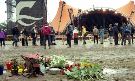 Aunque la tragedia ocurrió durante la actuación de Pearl Jam, la banda no se enteró de lo ocurrido hasta finalizado su set. Foto: Internet Aunque la tragedia ocurrió durante la actuación de Pearl Jam, la banda no se enteró de lo ocurrido hasta finalizado su set. Foto: Internet