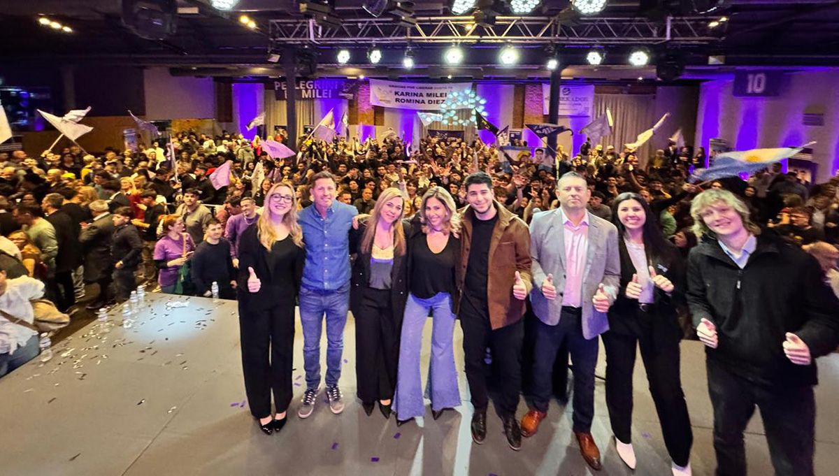 Agustín Pellegrini encabezó un acto en la ciudad de Rosario.
