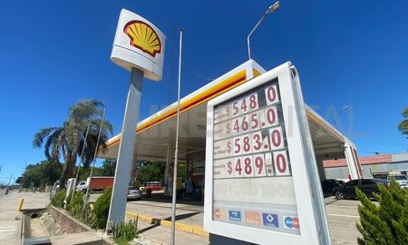Shell aplicó un aumento de 15% en sus combustibles en la ciudad de Santa Fe. Shell aplicó un aumento de 15% en sus combustibles en la ciudad de Santa Fe.