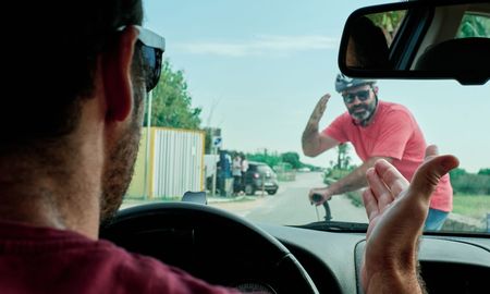La agresividad al volante es una conducta social que afecta la convivencia y seguridad en las calles. La agresividad al volante es una conducta social que afecta la convivencia y seguridad en las calles.