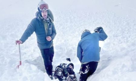 Pánico Ushuaia, una pareja quedó atrapada durante una hora luego de una avalancha. Pánico Ushuaia, una pareja quedó atrapada durante una hora luego de una avalancha.
