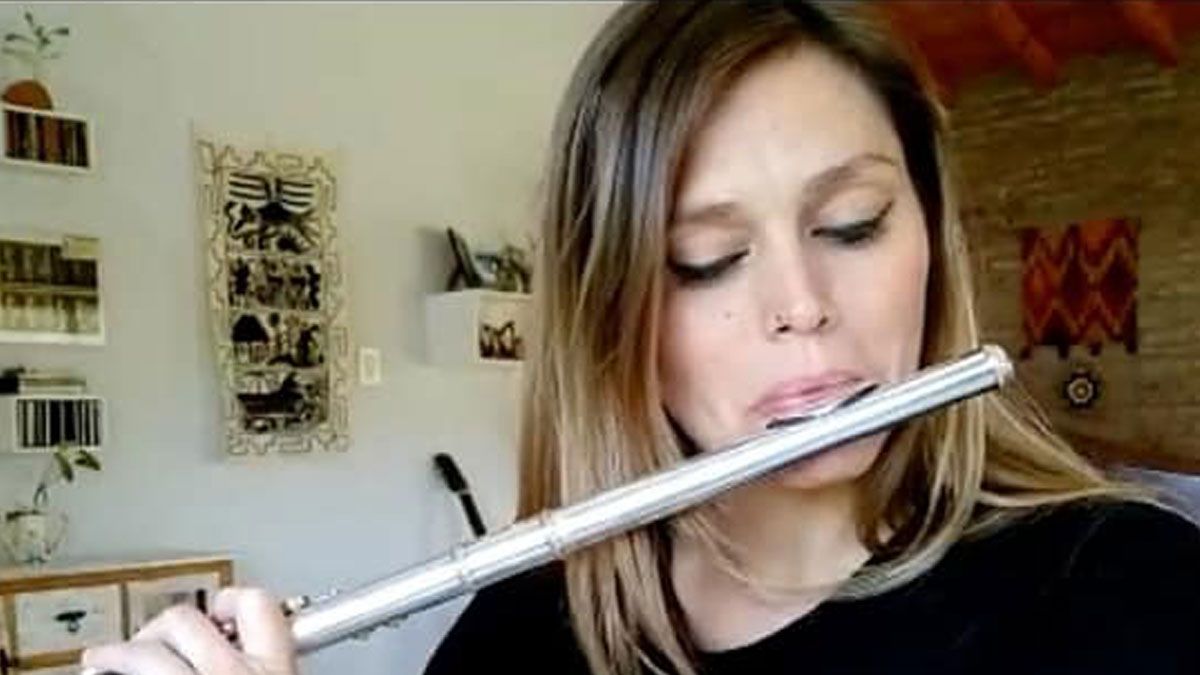 Florencia trabaja trabaja en dos escuelas primarias y da clases de Lenguaje Musical en el Instituto Coral de la provincia.