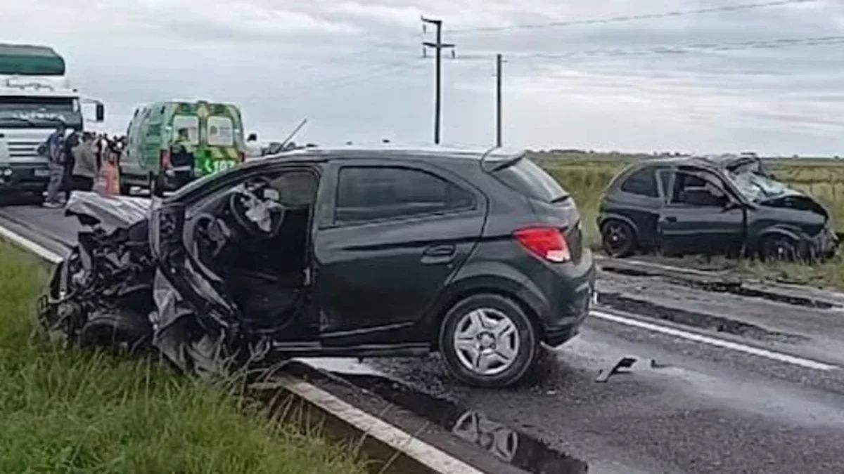Así quedaron los dos vehículos que protagonizaron el accidente.