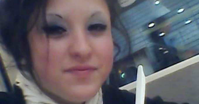 Desesperada madre implora que ayuden a su hija adicta