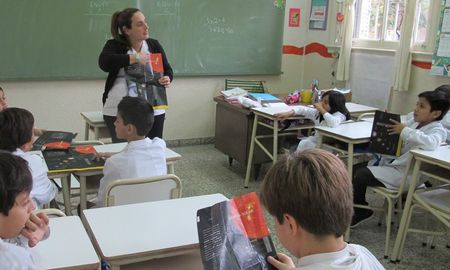 El 75,4% de los directores de escuelas secundarias estatales son interinos o suplentes, mientras que solo el 21,8% son titulares de su cargo. El 75,4% de los directores de escuelas secundarias estatales son interinos o suplentes, mientras que solo el 21,8% son titulares de su cargo.