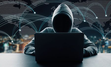 En la provincia de Santa Fe, las prácticas delictivas por medio de la Intranet e Internet son uno de los delitos más fáciles de ejecutar y más difíciles de conocer debido a la falta denuncias. En la provincia de Santa Fe, las prácticas delictivas por medio de la Intranet e Internet son uno de los delitos más fáciles de ejecutar y más difíciles de conocer debido a la falta denuncias.