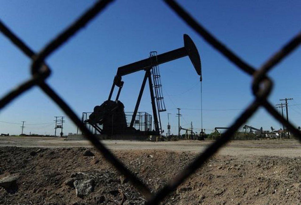 El petróleo cerró con alzas y marcó máximos después de un año.