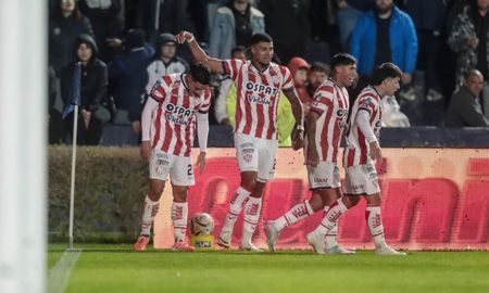 Unión clasificó a los cuartos de final del torneo Apertura tras ganarle a Independiente Rivadavia en Mendoza. Unión clasificó a los cuartos de final del torneo Apertura tras ganarle a Independiente Rivadavia en Mendoza.