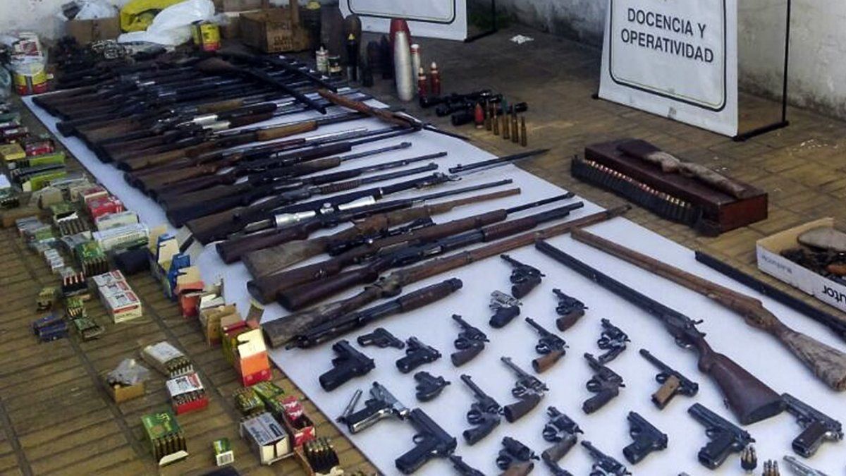 El contrabando de las armas y el pago del “servicio” se hacían por intermedio de choferes de ómnibus de larga distancia que unían las ciudades de Asunción