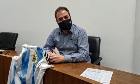 Tras la finalización de la sesión, Fulini informó que presentó un proyecto para renombrar la “Av. Costanera Este”, desde el Puente Colgante hasta el comienzo de “Av. Néstor Kirchner”, por “Av. Diego Armando Maradona”. Tras la finalización de la sesión, Fulini informó que presentó un proyecto para renombrar la “Av. Costanera Este”, desde el Puente Colgante hasta el comienzo de “Av. Néstor Kirchner”, por “Av. Diego Armando Maradona”.