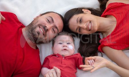 Conrado Regué junto a sus padres, Giuliana Salvetti y Maximiliano Regué. Conrado Regué junto a sus padres, Giuliana Salvetti y Maximiliano Regué.