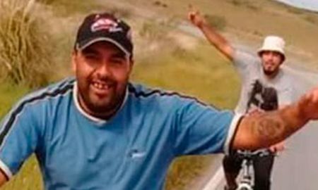 Alejandro Ochoa fue secuestrado por desconocidos que se lo llevaron a bordo de un vehículo, según declararon los vecinos. Alejandro Ochoa fue secuestrado por desconocidos que se lo llevaron a bordo de un vehículo, según declararon los vecinos.
