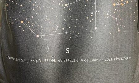Este sábado, el Club Atlético Colón pondrá a la venta un modelo limitado de camiseta en homenaje al título conseguido en San Juan en 2021. Este sábado, el Club Atlético Colón pondrá a la venta un modelo limitado de camiseta en homenaje al título conseguido en San Juan en 2021.