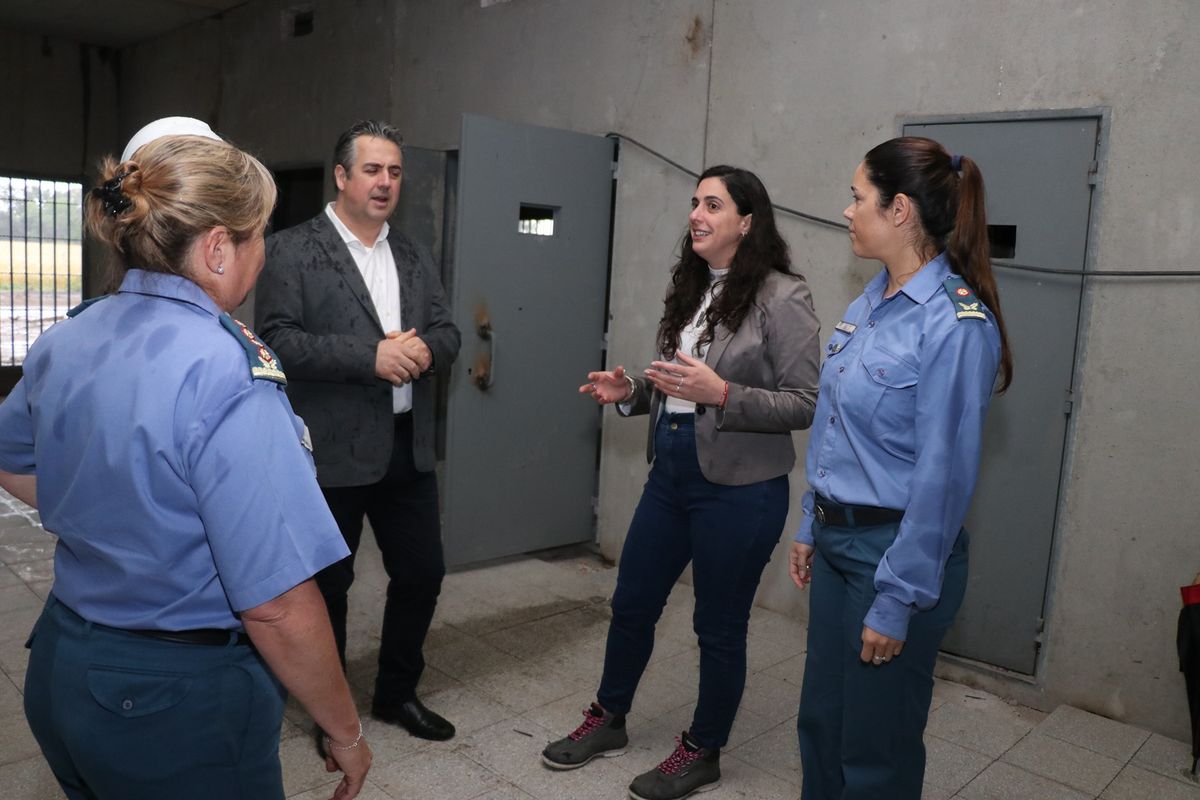 La nueva Unidad Penitenciaria N° 9 está emplazada en la ciudad de Recreo, a la altura del kilómetro 483 de la Ruta Nacional N° 11. La nueva Unidad Penitenciaria N° 9 está emplazada en la ciudad de Recreo, a la altura del kilómetro 483 de la Ruta Nacional N° 11.