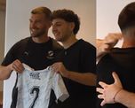 Tim Payne conoció a El Scarso, el argentino que lo convirtió en un fenómeno viral antes del Mundial Tim Payne conoció a El Scarso, el argentino que lo convirtió en un fenómeno viral antes del Mundial