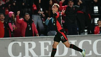 Un Colón entonado le gana 2 a 0 a All Boys con goles de Lértora y Marcioni