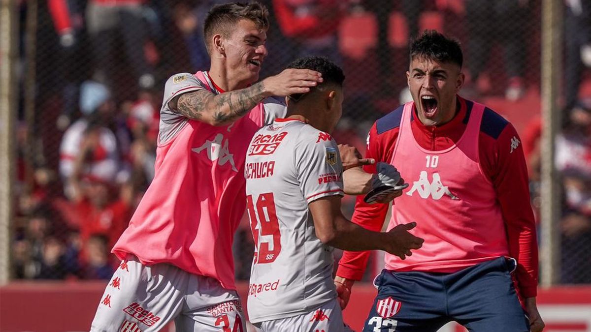 Imanol Machuca volvió a marcar con la camiseta de Unión. De tiro libre, el delantero surgido de las inferiores tatengues marcó el 2-0 ante Lanús.