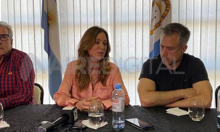 La ministra de Desarrollo Social de la Nación, Victoria Tolosa Paz, estuvo este sábado por la mañana en la sede del PJ de la ciudad de Santa Fe. La ministra de Desarrollo Social de la Nación, Victoria Tolosa Paz, estuvo este sábado por la mañana en la sede del PJ de la ciudad de Santa Fe.