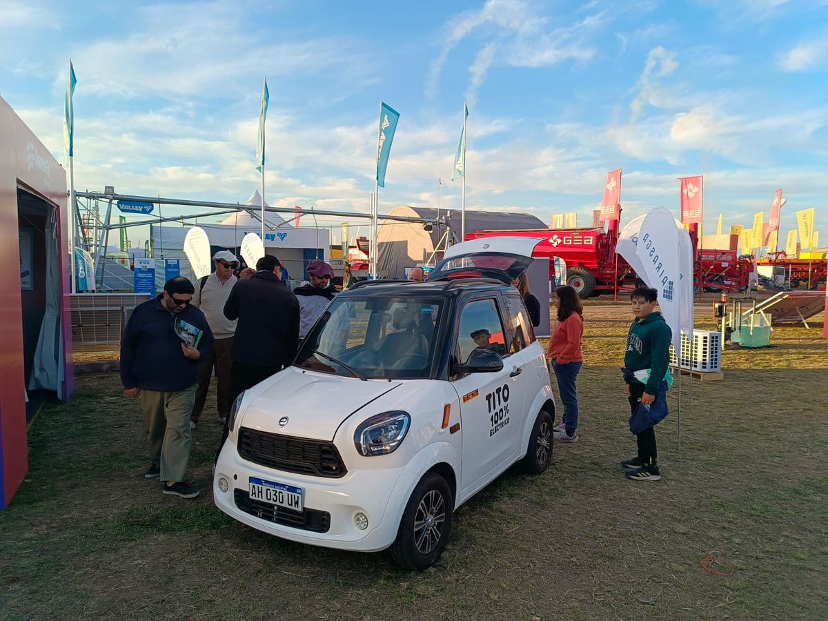 En Agroactiva 2025, una empresa santafesina presentó un auto eléctrico 100% nacional.