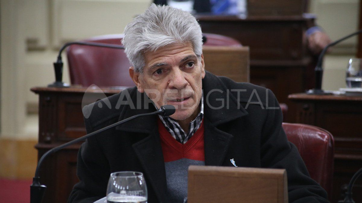 José Baucero, senador por el departamento San Javier, es uno de los que se opuso públicamente a la medida judicial de suspender la pesca en la provincia de Santa Fe hasta marzo de este año. 