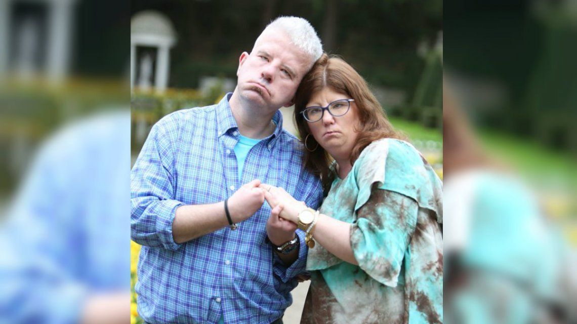 Tienen un extraño síndrome que les impide sonreír, pero son felices: se casan