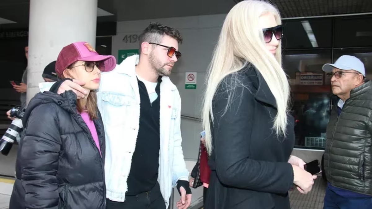 Muchos de los amigos de Silvina Luna se acercaron para despedirse y dar su apoyo a Ezequiel Luna. Muchos de los amigos de Silvina Luna se acercaron para despedirse y dar su apoyo a Ezequiel Luna.