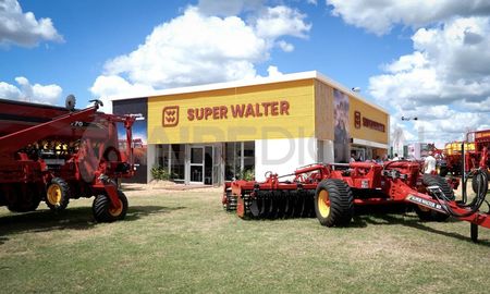 Super Walter volvió a participar de la Expoagro, esta vez en San Nicolás. Super Walter volvió a participar de la Expoagro, esta vez en San Nicolás.