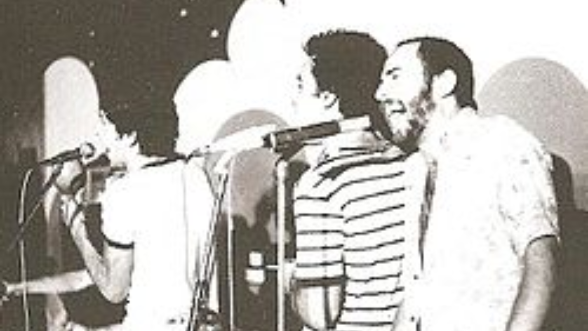Los Redondos en una de sus primeras presentaciones, en enero de 1978 en el bar El Polaco, en Salta. Los Redondos en una de sus primeras presentaciones, en enero de 1978 en el bar El Polaco, en Salta.
