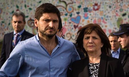 El gobernador electo de Santa Fe, Maximiliano Pullaro, calificó este martes de “buena noticia” la posibilidad de que la ex candidata presidencial de Juntos por el Cambio (JxC), Patricia Bullrich. El gobernador electo de Santa Fe, Maximiliano Pullaro, calificó este martes de “buena noticia” la posibilidad de que la ex candidata presidencial de Juntos por el Cambio (JxC), Patricia Bullrich.