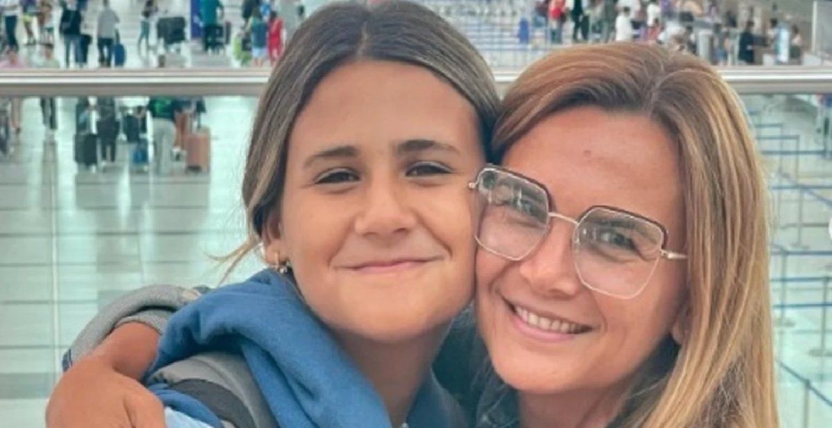 Amalia Granata al despedir a su hija en Ezeiza