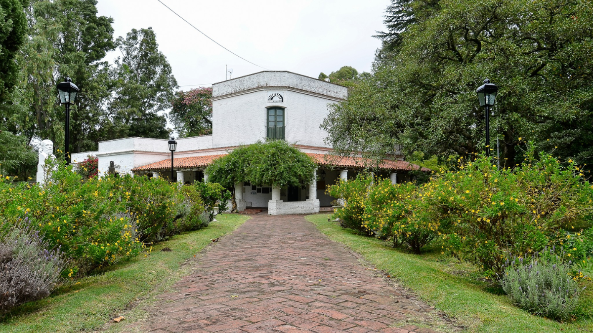 Escapada a Chascomús, una histórica ciudad de Buenos Aires, rodeada de atractivos naturales e históricos. Escapada a Chascomús, una histórica ciudad de Buenos Aires, rodeada de atractivos naturales e históricos.