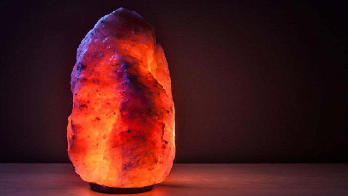 Las lámparas de sal del Himalaya contienen elementos químicos que ionizan el ambiente