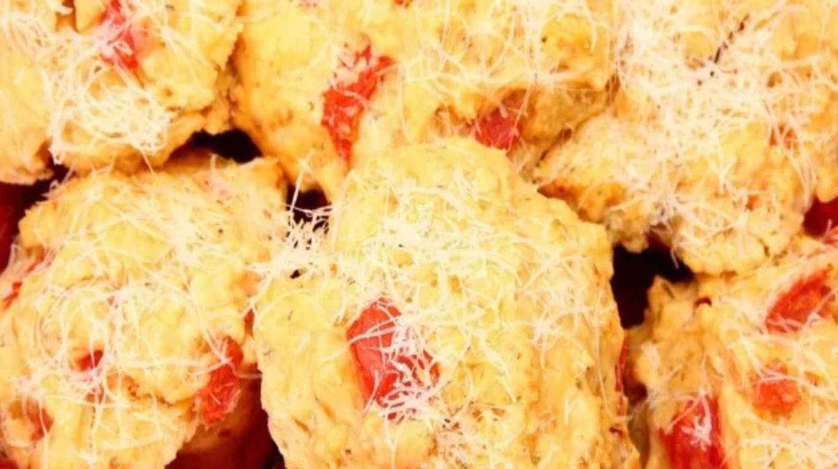 Muffins de queso rallado a la pizza