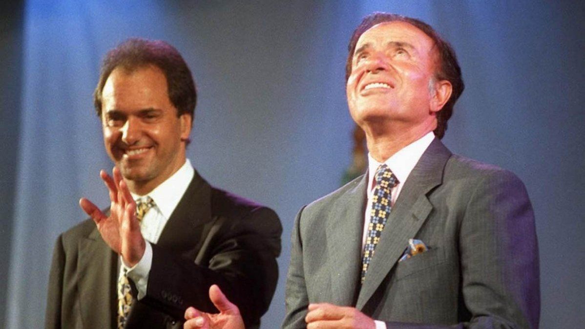 Carlos Menem y Daniel Scioli tenían una relación de amistad muy cercana. El expresidente lo acompañó cuando sufrió su grave accidente en el Río paraná.