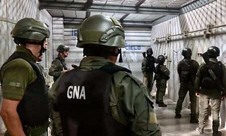 Desde el viernes Gendarmería allana el penal de la ciudad de Santa Fe. Desde el viernes Gendarmería allana el penal de la ciudad de Santa Fe.