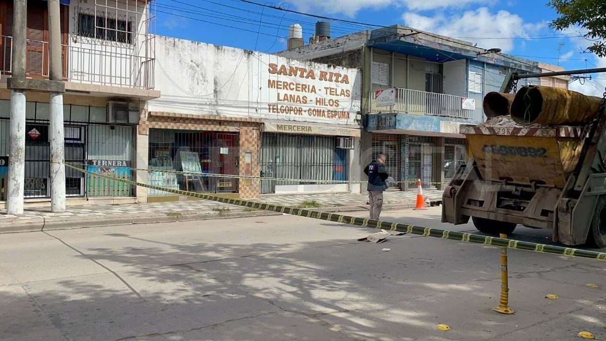 Peritos realizan tareas en la zona del accidente