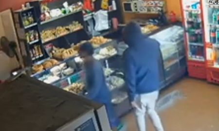 Los delincuentes quedaron grabados en las cámaras de seguridad del local. Los delincuentes quedaron grabados en las cámaras de seguridad del local.