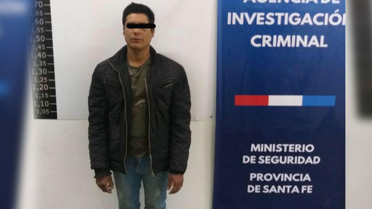 Tiene 32 años y nació en la ciudad de Santa Fe. El mismo se negó a declarar y apenas entregó sus datos de identificación a la Justicia.&nbsp;