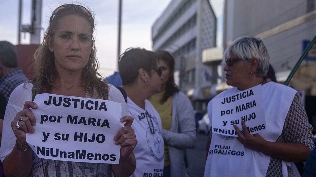 Marcha en Puerto Deseado por el crimen del niño de 4 años y la violación de su madre