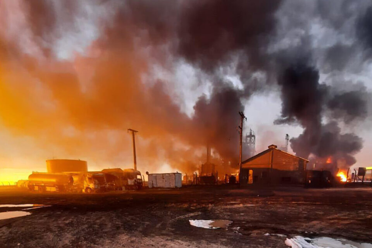 Una explosión provocó un importante incendio en la refinería New American Oil (NAO), en la localidad neuquina de Plaza Huincul.