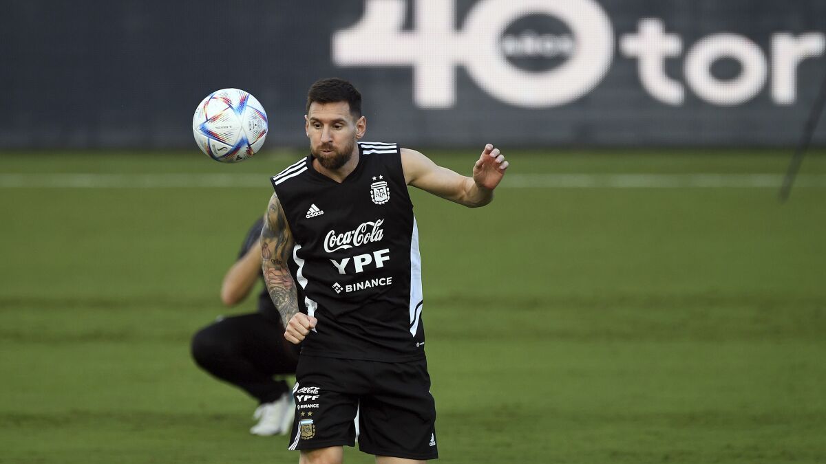 Los botines que estrenará Messi contra Uruguay, valen más que un