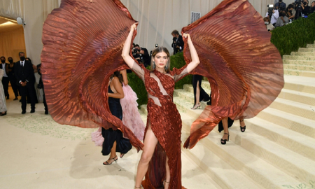 met gala: los looks y vestidos de la red carpet que causaron polemica por mensajes ocultos met gala: los looks y vestidos de la red carpet que causaron polemica por mensajes ocultos