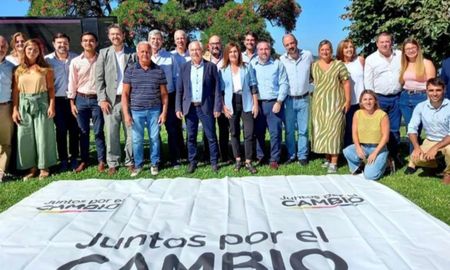 Entre los principales dirigentes que participarán de la reunión figuran los concejales Sebastián Mastropaolo (PRO), Hugo Marcucci (UCR), Carlos Suárez (UCR), Adriana Molina (UCR), Carolina Piedrabuena, Alejandro Caveggia y Cristian Hoffmann. Entre los principales dirigentes que participarán de la reunión figuran los concejales Sebastián Mastropaolo (PRO), Hugo Marcucci (UCR), Carlos Suárez (UCR), Adriana Molina (UCR), Carolina Piedrabuena, Alejandro Caveggia y Cristian Hoffmann.