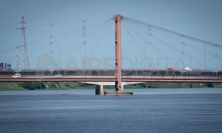 Captaron en vídeo a un hombre robando cables del Puente Colgante. Captaron en vídeo a un hombre robando cables del Puente Colgante.