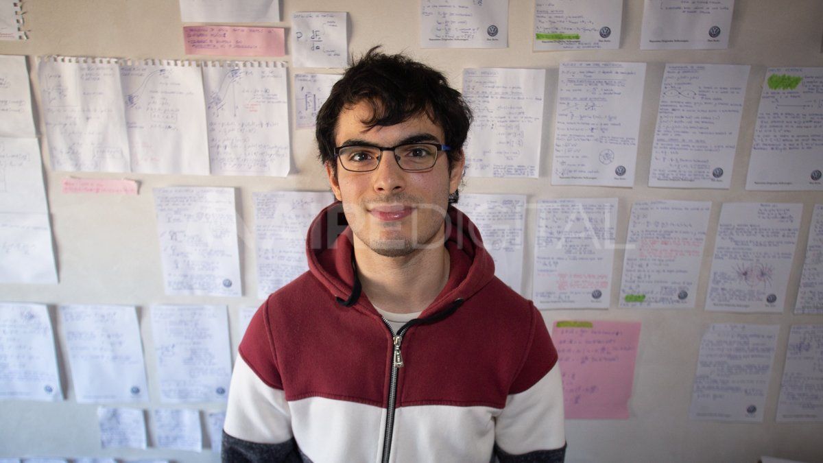 Pablo Chehade tiene 20 a&ntilde;os y obtuvo una beca en el Balseiro. Para &eacute;l