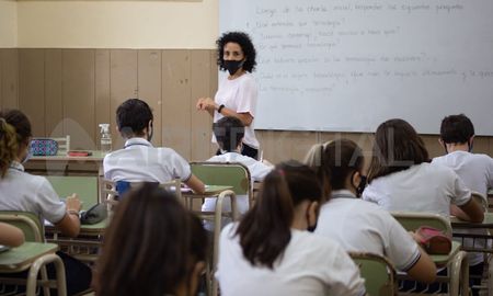 Durante este viernes por la mañana la Provincia definió con Educación y Salud el regreso a la presencialidad del nivel primario en las 18 localidades de la provincia en las que está suspendida. Durante este viernes por la mañana la Provincia definió con Educación y Salud el regreso a la presencialidad del nivel primario en las 18 localidades de la provincia en las que está suspendida.